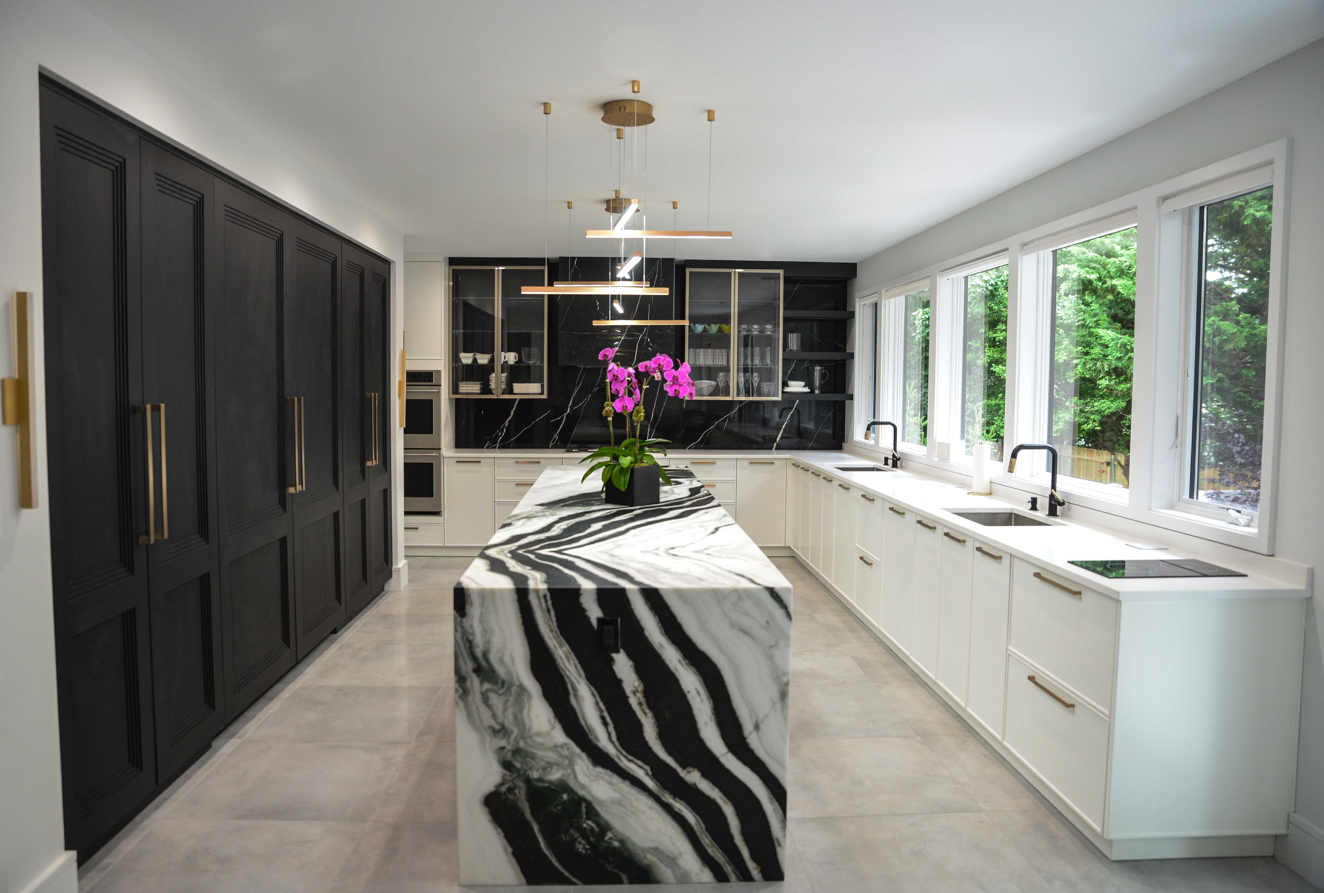 White modern kitchen